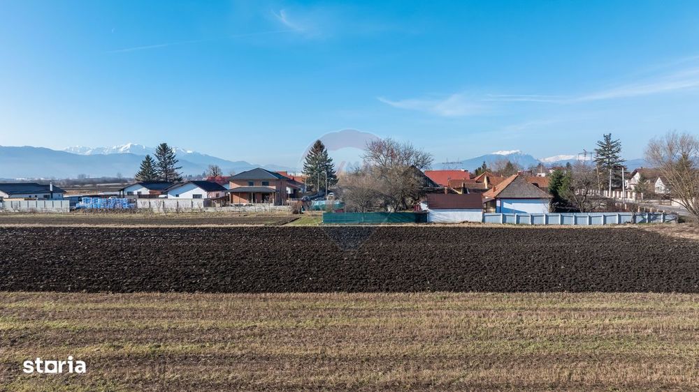 Teren intravilan 9.000 mp pentru dezvoltare rezidențială sau mixtă