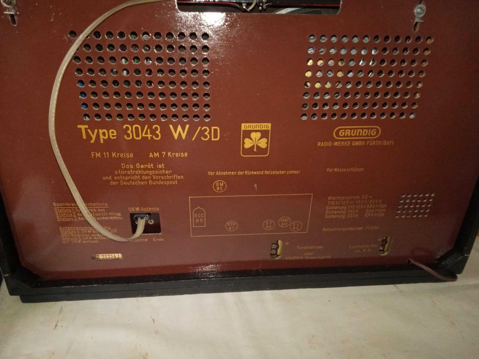Radio pe lampi Grundig/reparat-restaurat