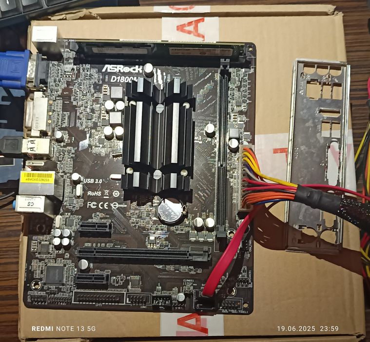 Vând placă de bază ASRock D1800M