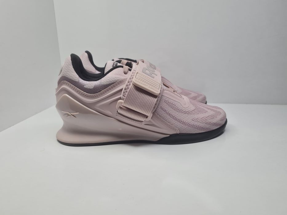 Щангети Reebok 

Чисто нови без кутия.

Размер 37.5 стелка 24 см.

Цен