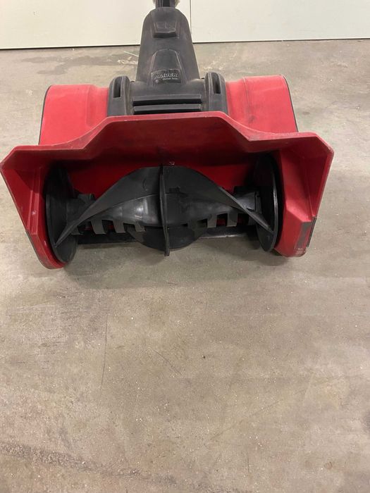 095105	Снегорин електрически 1300W 30сm RD-ST01