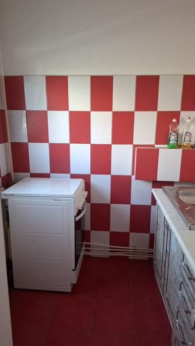 Închiriez garsoniera în Turda  str Tineretului nr 34.