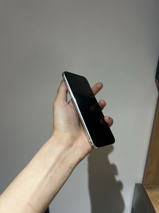 Продам айфон 11 про