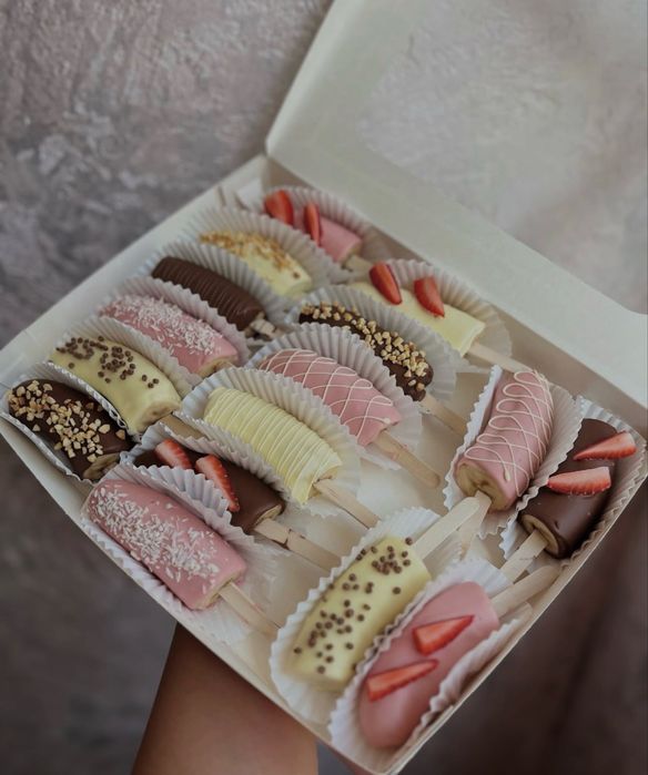 клубника в шоколаде букет