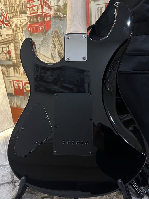 Электрогитара YAMAHA ERG 121C