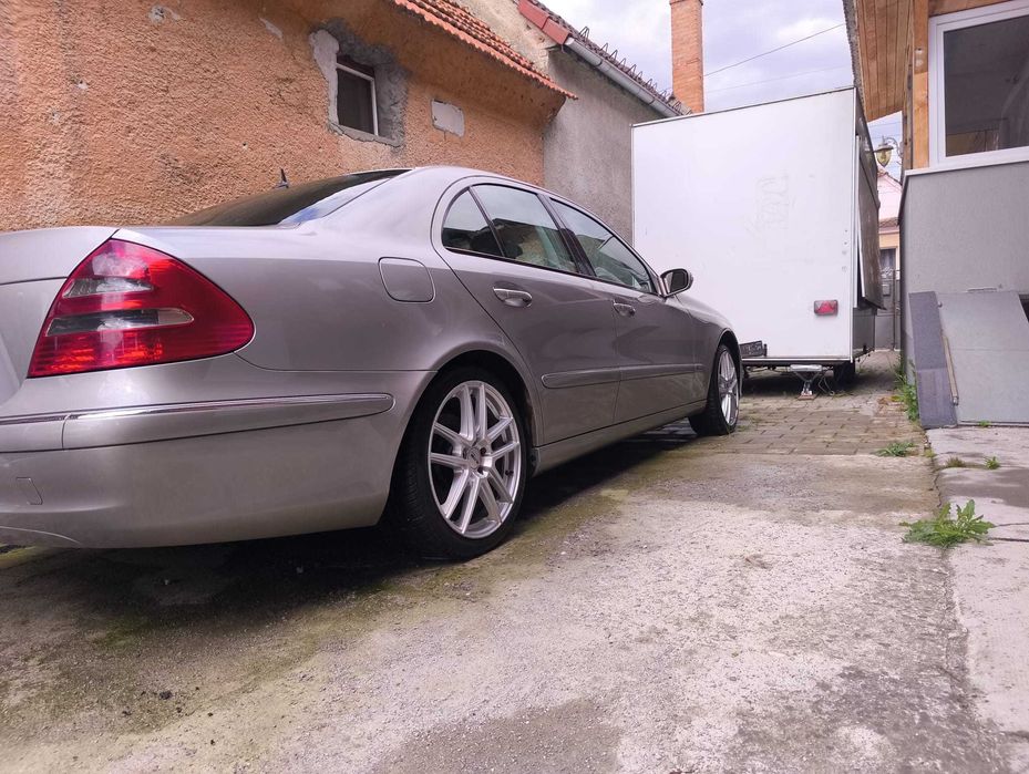 Mercedes Benz E 220