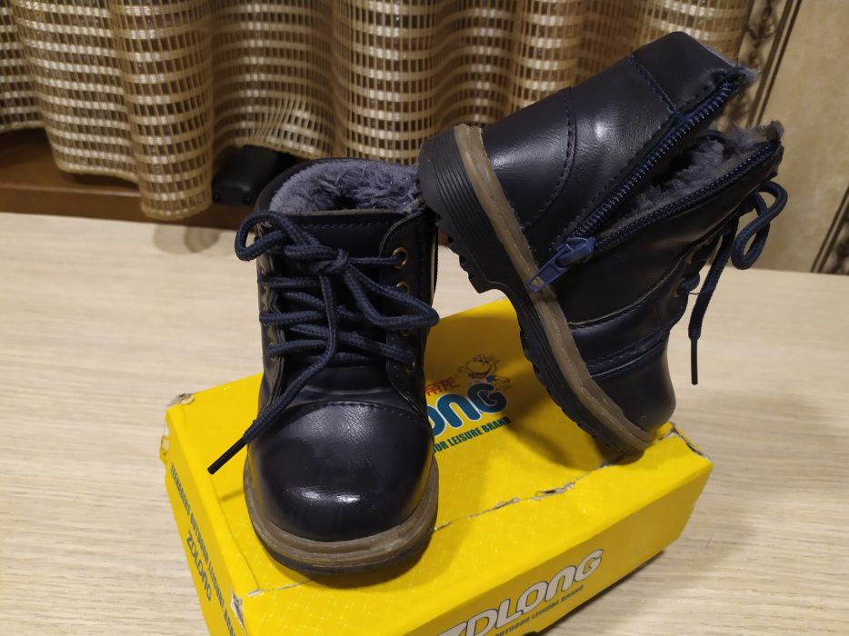 Сапожки-ботинки  на ребенка