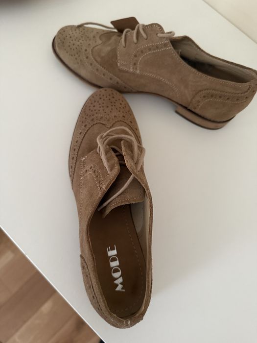 Pantofi din piele intoarsa