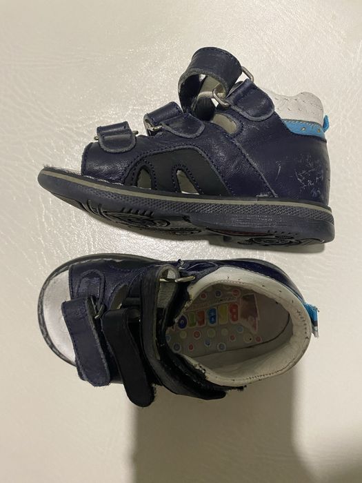 Детские сандалики