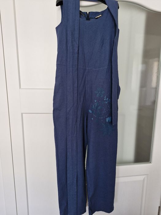 salopeta 100% in mărimea S, buzuznare stare ca nouă