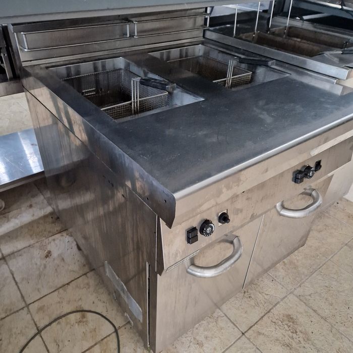 Friteuza electrica de banc, de putere, la 380v, cu robinet