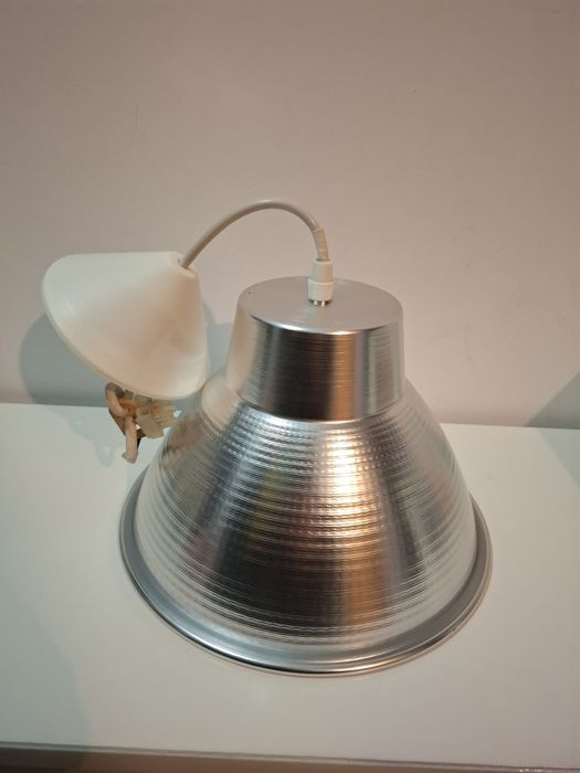 Lampa suspendata de tavan cu design  in forma de clopot