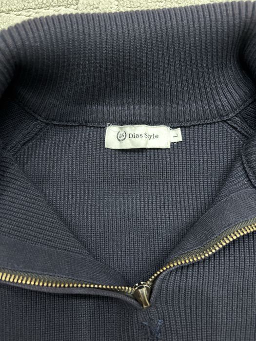 Темно синий полузамок