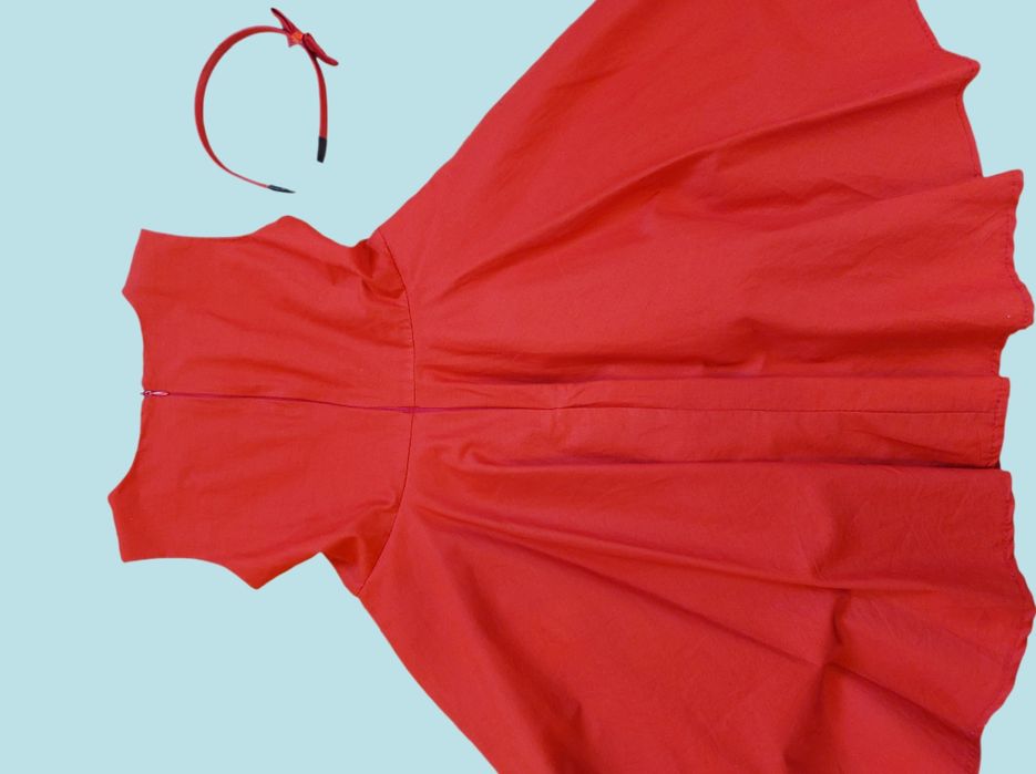 Детска червена рокля 6 - 7г.