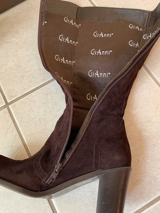 Продавам дамски ботуши GiAnni