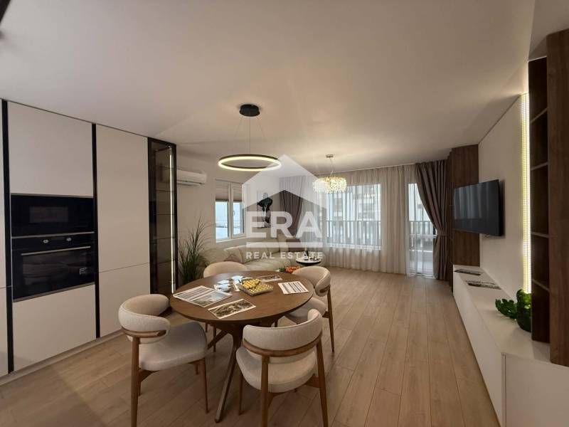 Продава се Тристаен апартамент в Варна, Център - 133 кв.м за 1526 €/кв.м - Снимка #2