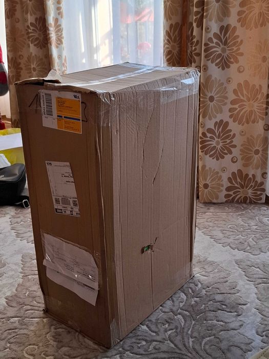 продавам зелен куфар 60 L KARST BORELLI , с 4 колелца, 60 х 42 х 26 см