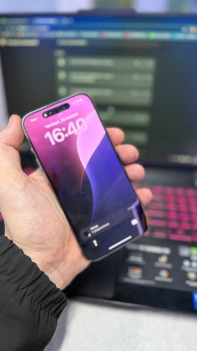 Продам Айфон 15про