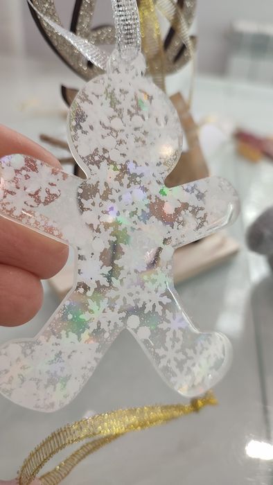 Ръчно изработени фигурки за елха от епоксидна смола