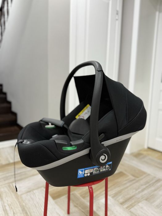 Продам автокресло люлька