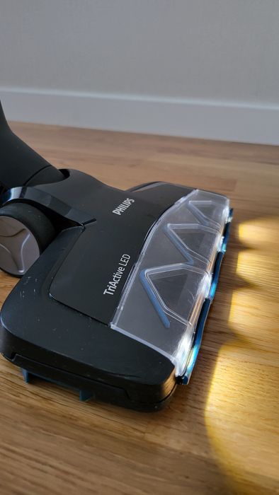 Aspirator Philips LED cu sac