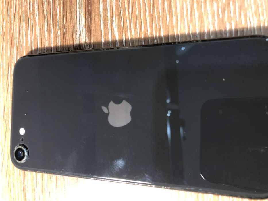 Продам iPhone SE 2020 64gb