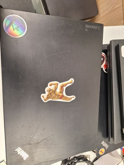 Thinkpad t570 Core i5-6300u, 8 RAM, 256 ssd.