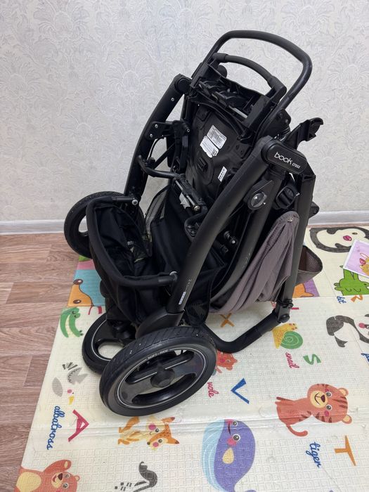 Коляска в очень хорошем состоянии