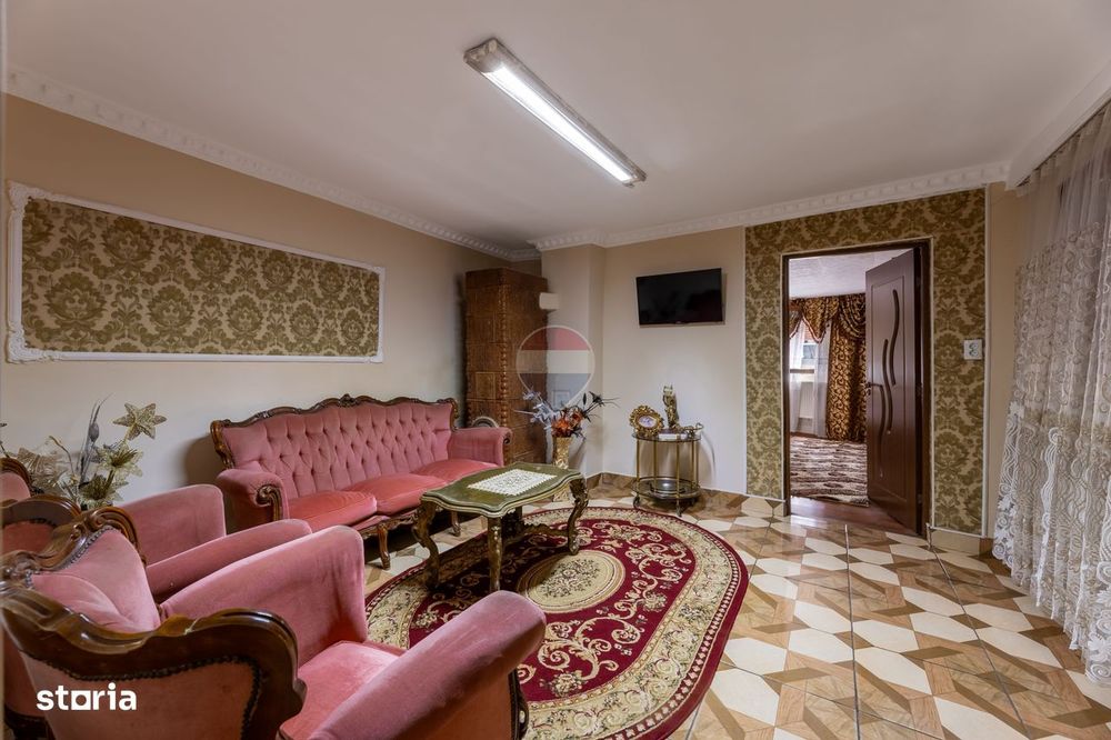 Casă de închiriat cu 4 camere în Pârneava – mobilată și utilată