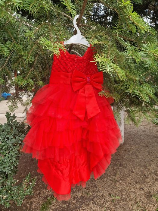 Vand rochie speciala pt fetite