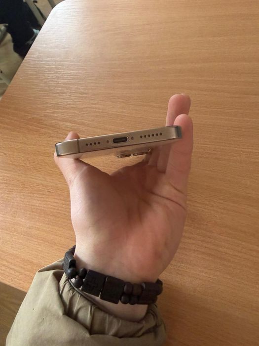 Vand Iphone 16 pro max 256 GB