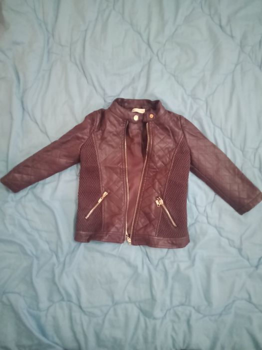 Продам платье девочке на 3-5 лет