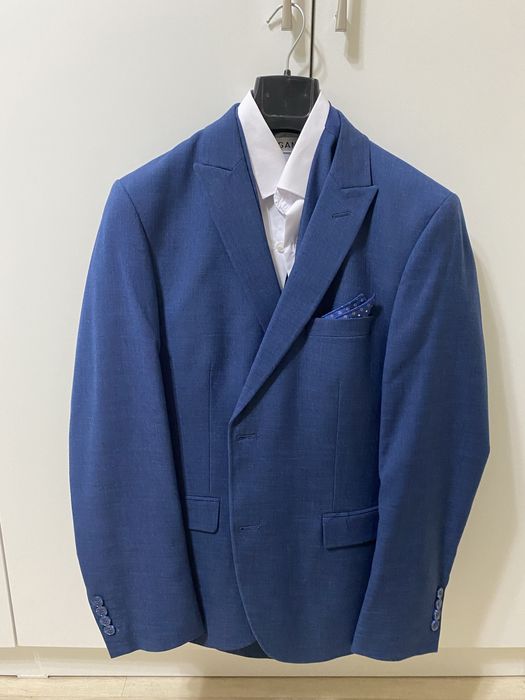 Костюм тройка