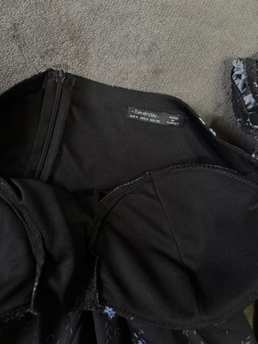 Черна рокля с бюстие