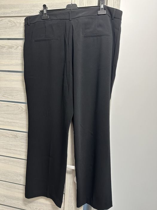 Pantaloni negri eleganti