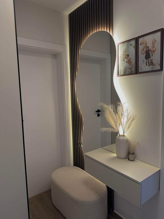 Поръчково огледало