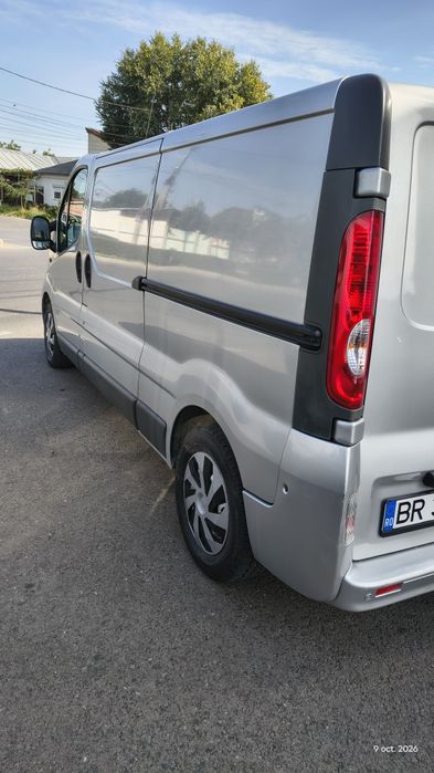 Vând Opel Vivaro 2.0