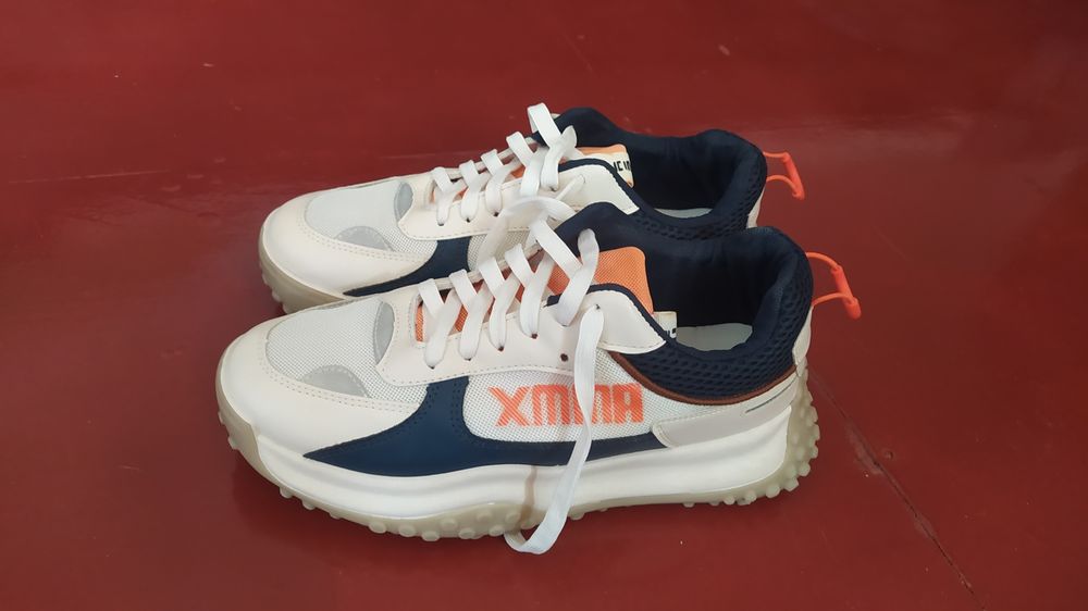 Кроссовки. 41 размер