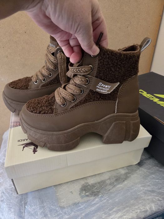 Ботинка для девушек