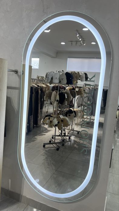 Зеркало в магазин