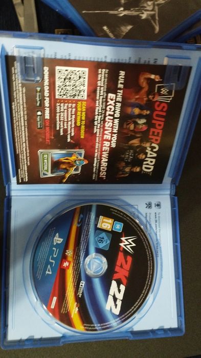 WWE 2K22   (PS4)
