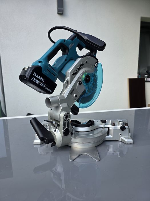 Circular Makita DLS 600