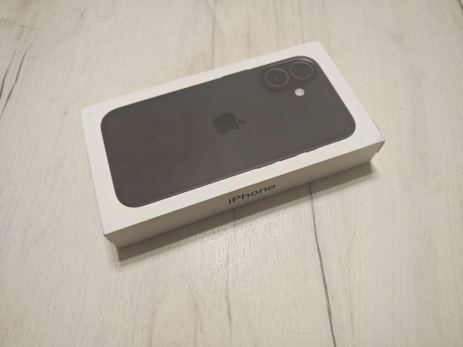 Чисто нов iPhone 16 128 GB 24 м.гаранция