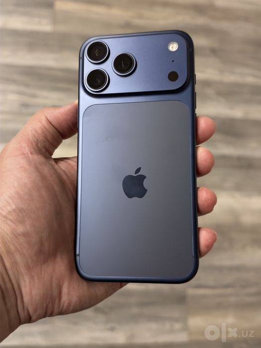 Iphone 17 promax LLA Deep Blue