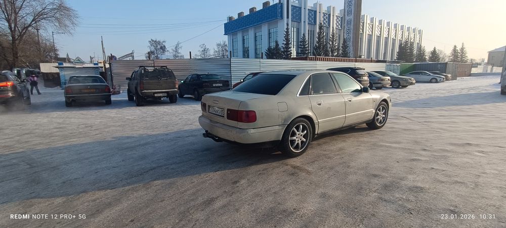 Audi A8 в хорошем состоянии