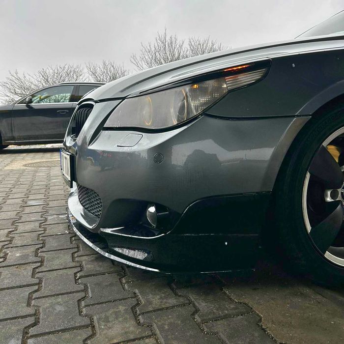 Prelungire Bară Față BMW Seria 5 E60/E61 - Negru Lucios