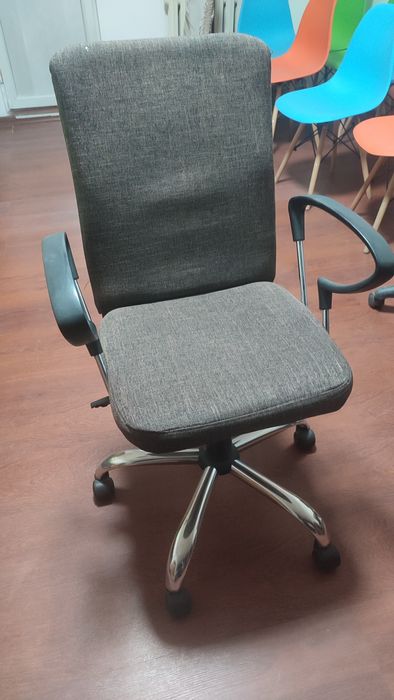 Кресло  офисные.