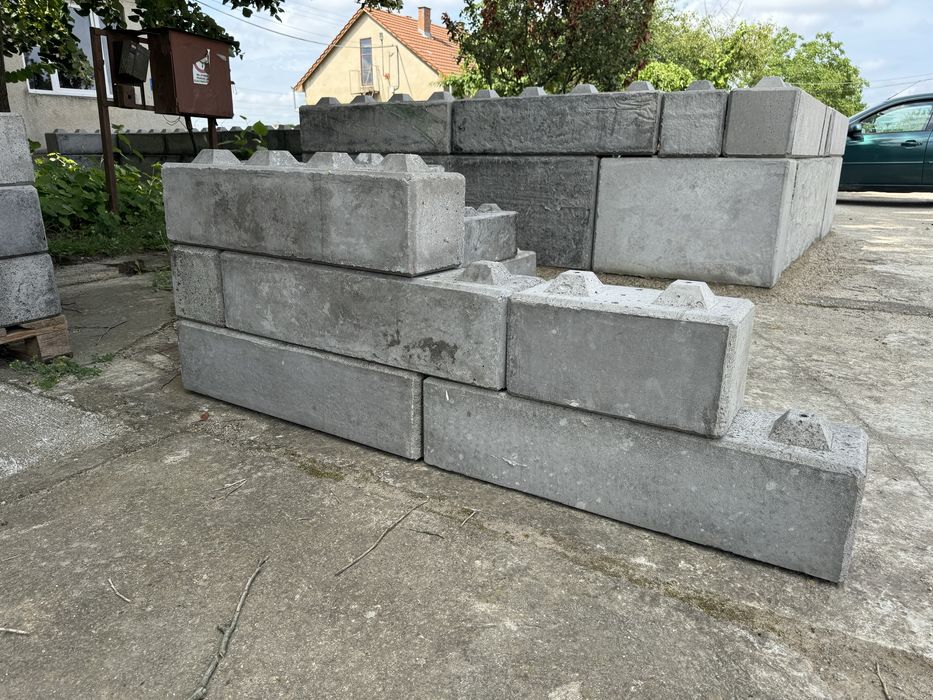 Blocuri de beton tip lego