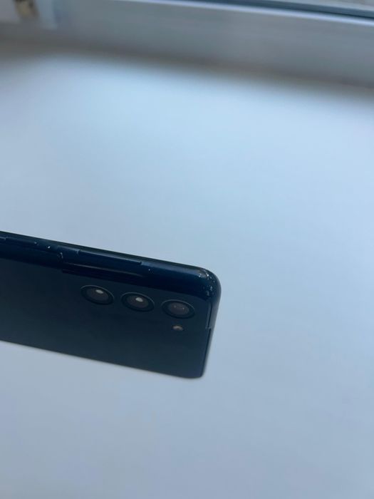 Samsung S21+ на 128гб.