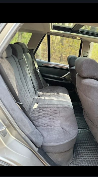 Продам чехлы BMW X5 е53
